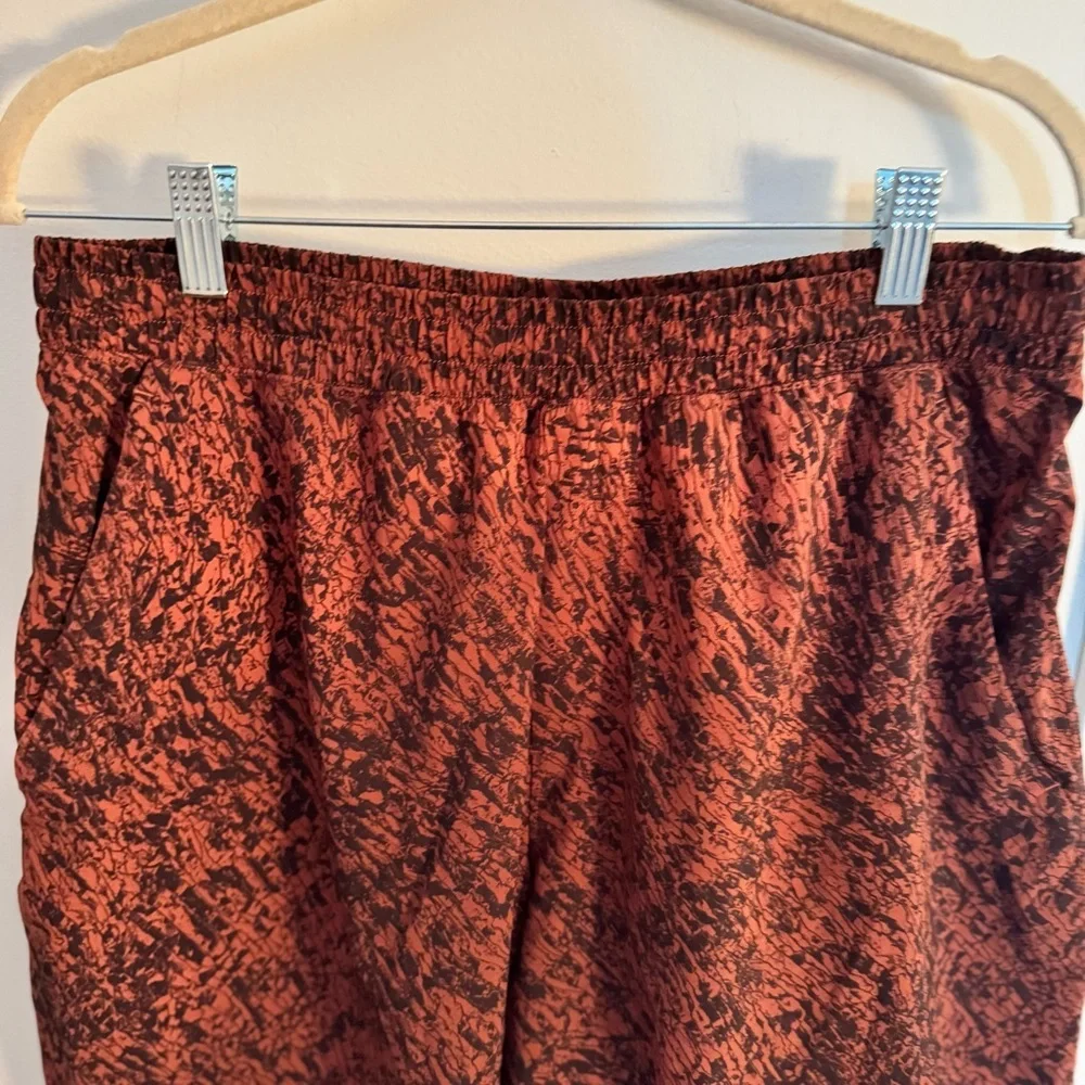 LULULEMON marbled burnt orange athletic shorts - Picture 3 of 4